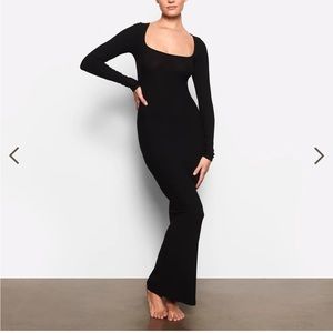 SKIMS Lounge Ribbed Long Sleeve Maxi Dress in Onyx Black Size X-Small